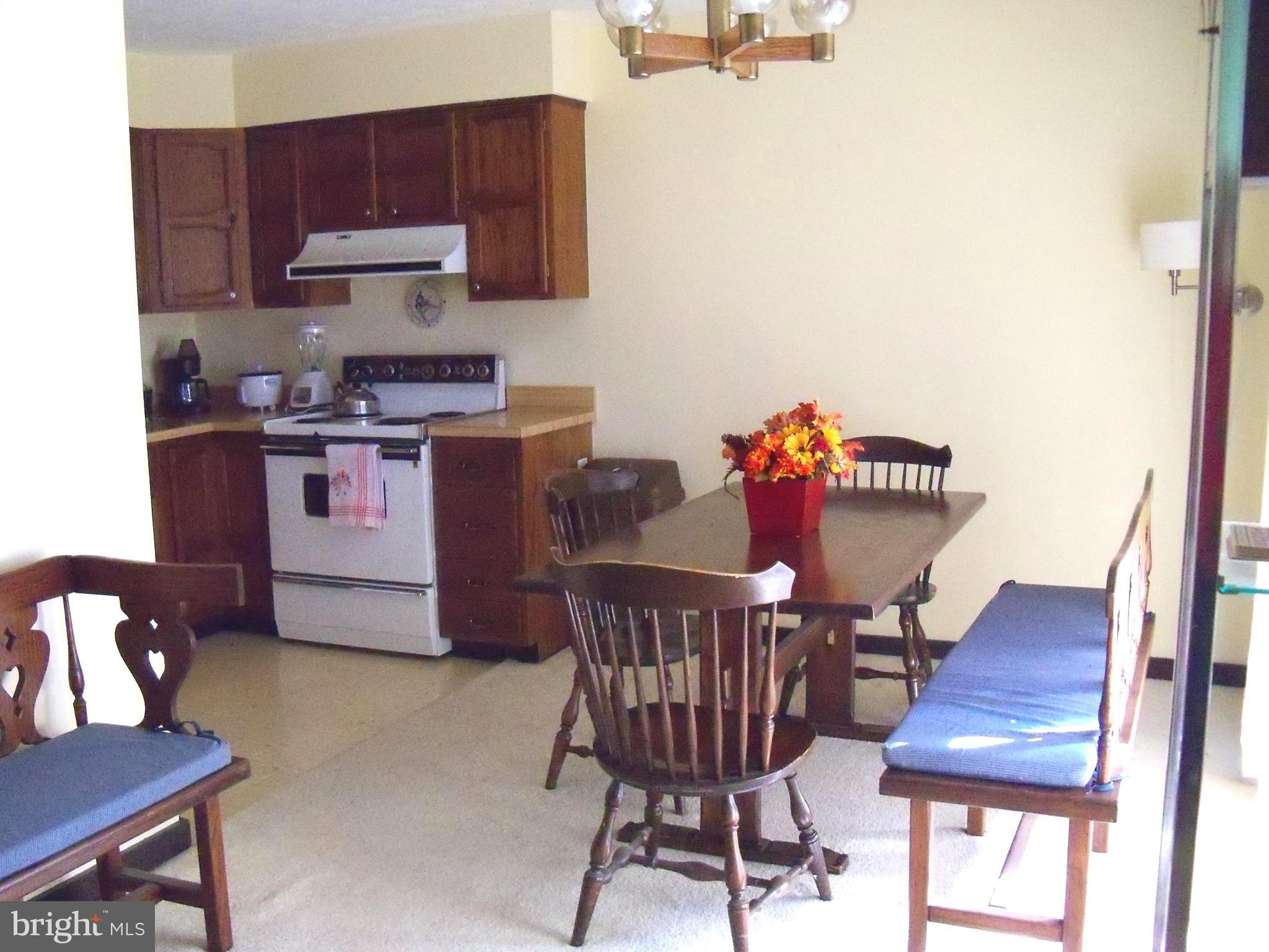 426 The Hill Road, Unit L30 Basye, VA 22810 - Photo 13 of 21 Dining Area/Kitchen