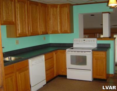 1330 Blue Barn Road Allentown, PA 18104 - Photo 4 of 10 Gallery Image 4
