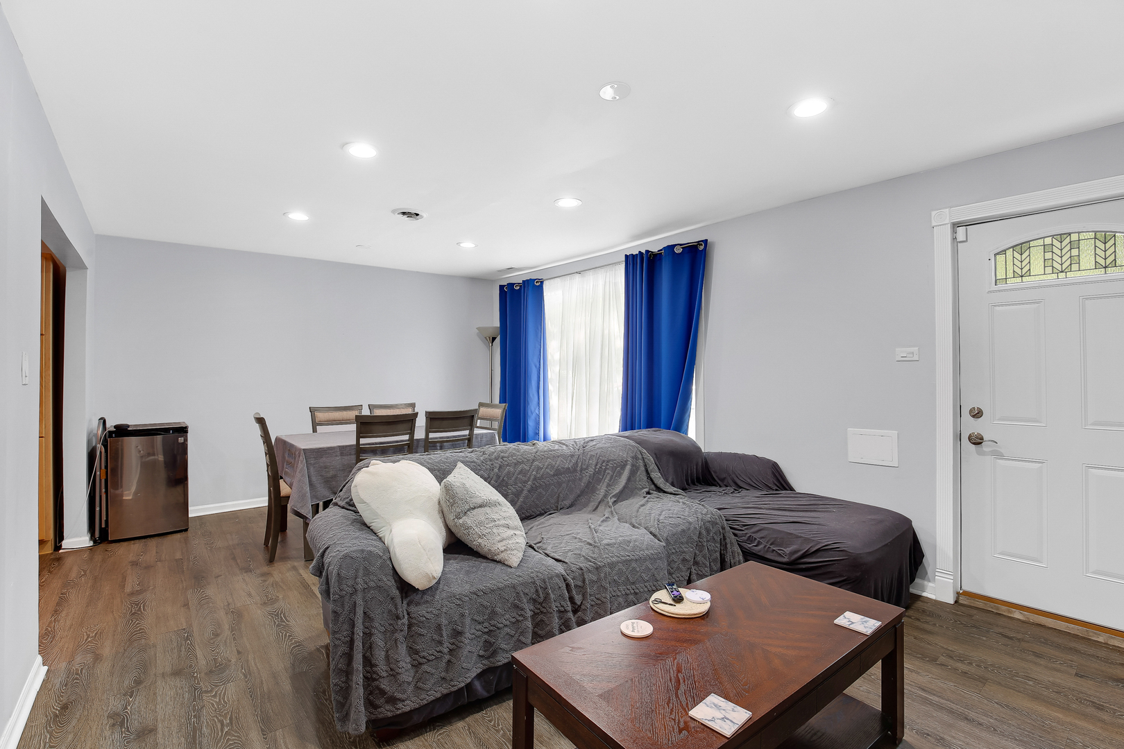 38 Monee Road Park Forest, IL 60466 - Photo 5 of 19 a living room with furniture and wooden floor