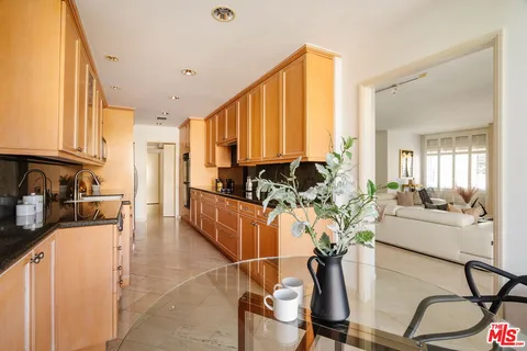 $1,395,000 | 121 South Palm Drive, Unit 401, Beverly Hills, CA 90212