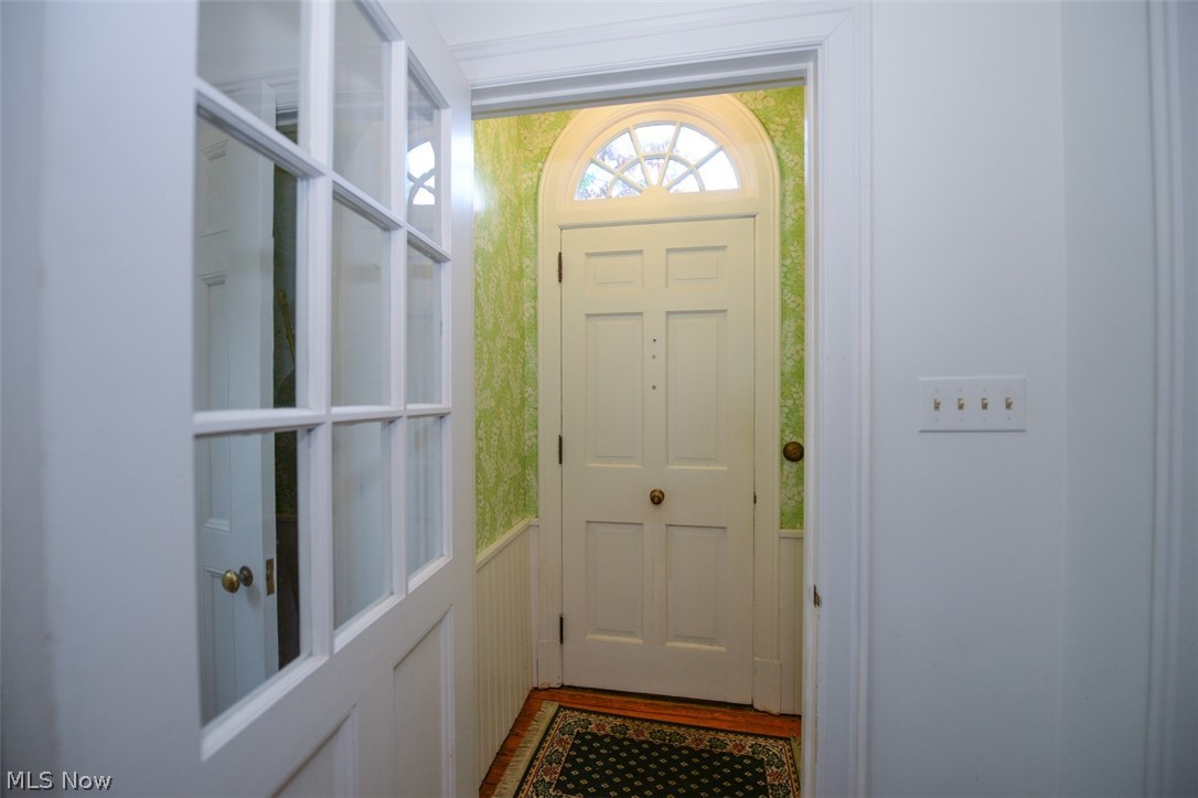 235 Overwood Road Akron, OH 44313 - Photo 2 of 35