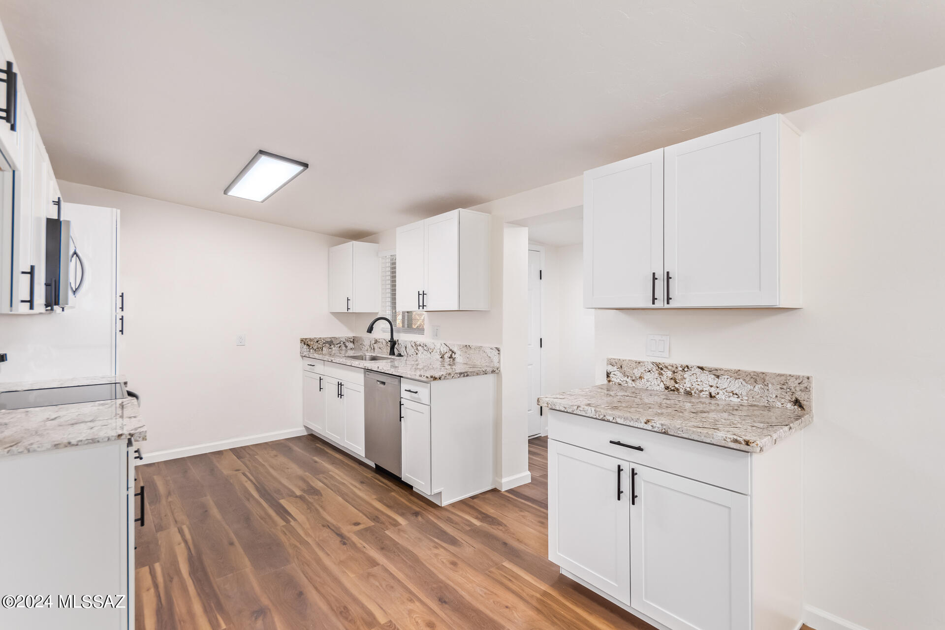 208 West Corona Road Tucson, AZ 85756 - Photo 4 of 25 Gallery Image 4