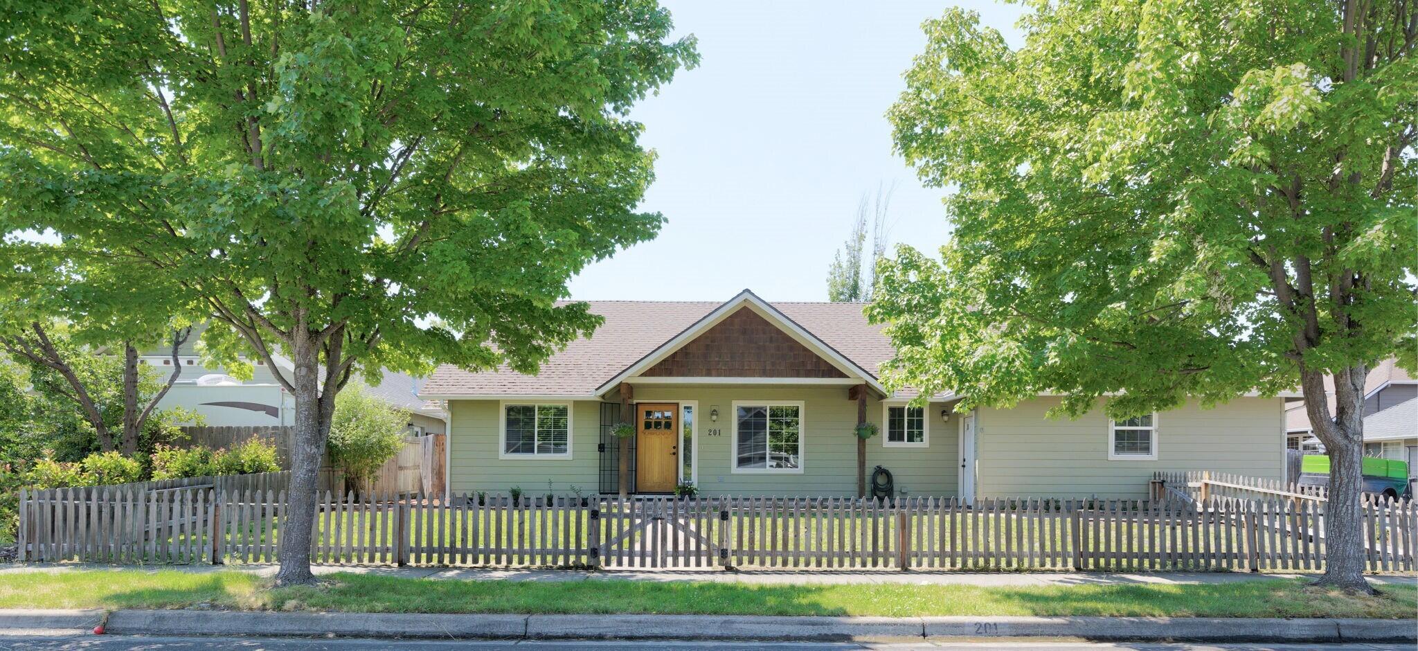 201 Southeast Yorktown Road Grants Pass, OR 97527 - Photo 1 of 43 1a