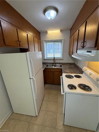 $725 | 1610 West Northwest Boulevard, Unit E, Winston-Salem, NC 27104