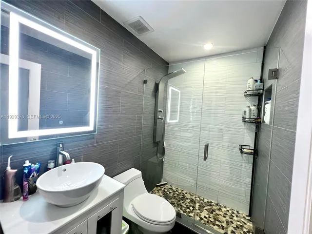 $2,750 | 1430 West 42nd Street, Hialeah, FL 33012