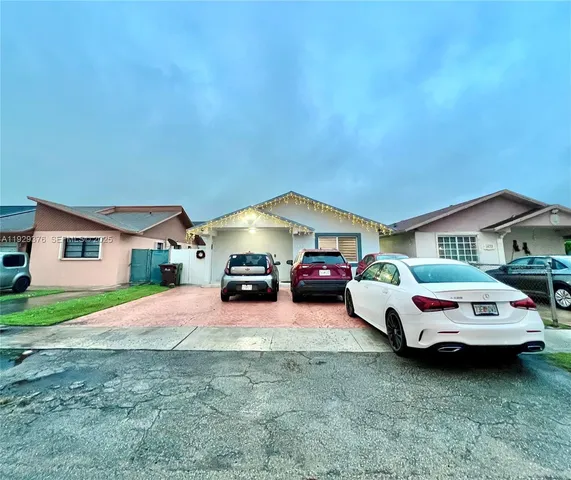 $2,750 | 1430 West 42nd Street, Hialeah, FL 33012