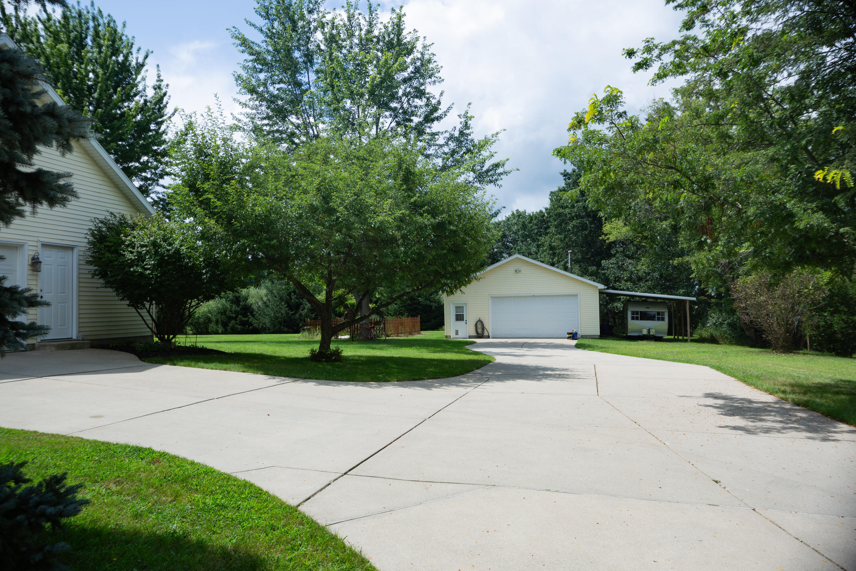 6815 Napoleon Road Jackson, MI 49201 - Photo 3 of 59 JacksonHouse-26