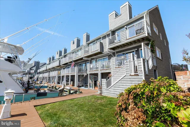 a bathroom with a sink vanity and a mirror