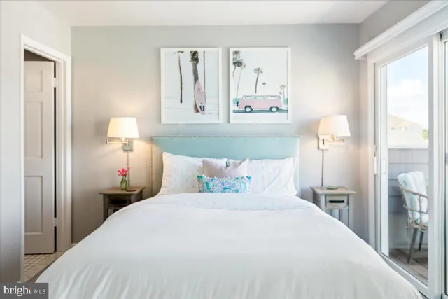 a white bath tub sitting next to a white tub