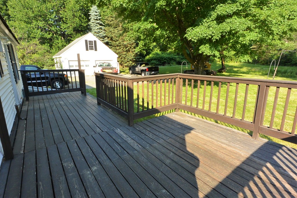 31 Clinton Road Sterling, MA 01564 - Photo 6 of 19 Gallery Image 6