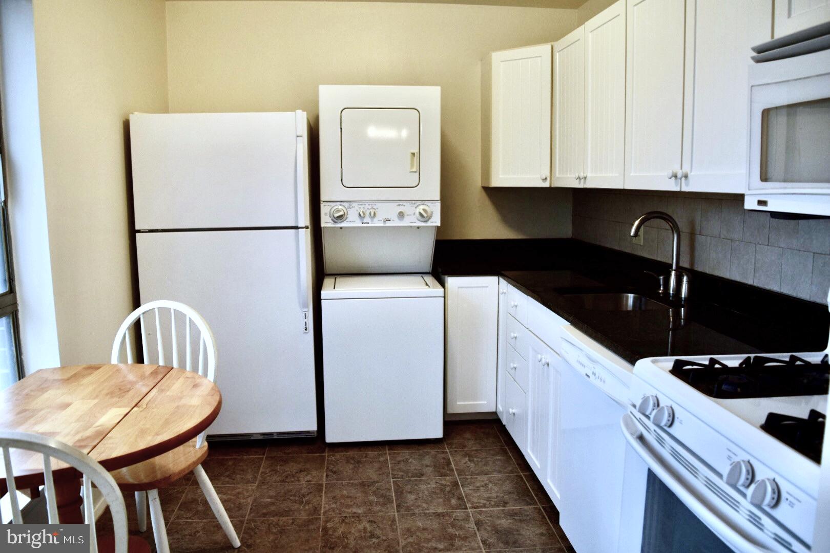 3970 Bel Pre Road, Unit 39705 Silver Spring, MD 20906 - Photo 3 of 30 Table-space kitchen