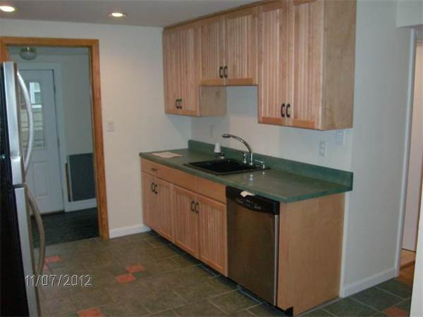 11 Wahnita Road Worcester, MA 01606 - Photo 4 of 12 Gallery Image 4