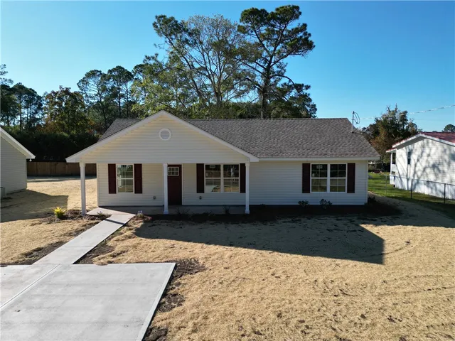 $167,000 | 76 Ervin Street, Nahunta, GA 31553