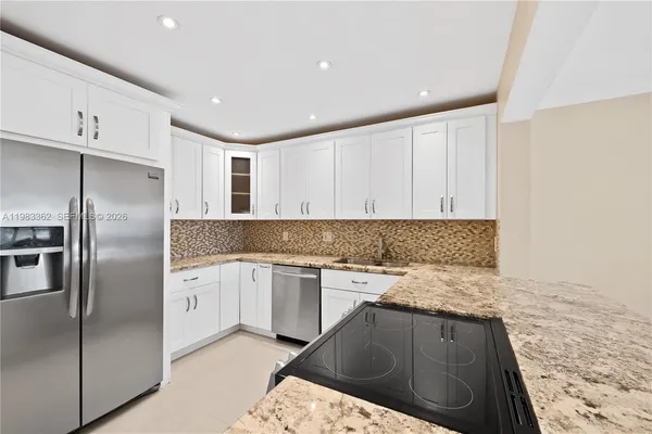 $1,850 | 329 Southeast 3rd Street, Unit 103S, Hallandale Beach, FL 33009