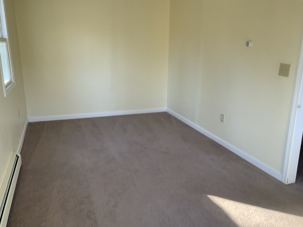 29 Meadowbank Road Billerica, MA 01821 - Photo 6 of 18 Gallery Image 6