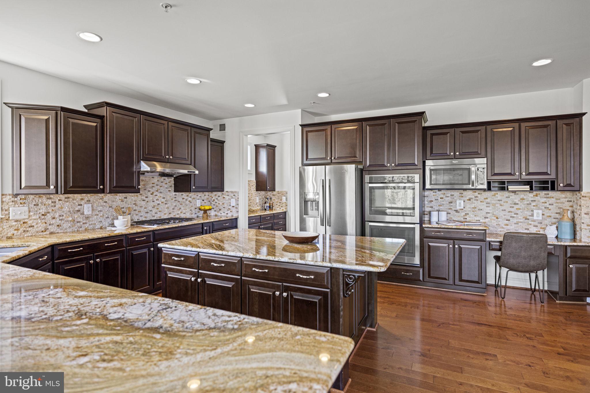 18006 Bliss Drive Poolesville, MD 20837 - Photo 16 of 62 Top of the Line Kitchen
