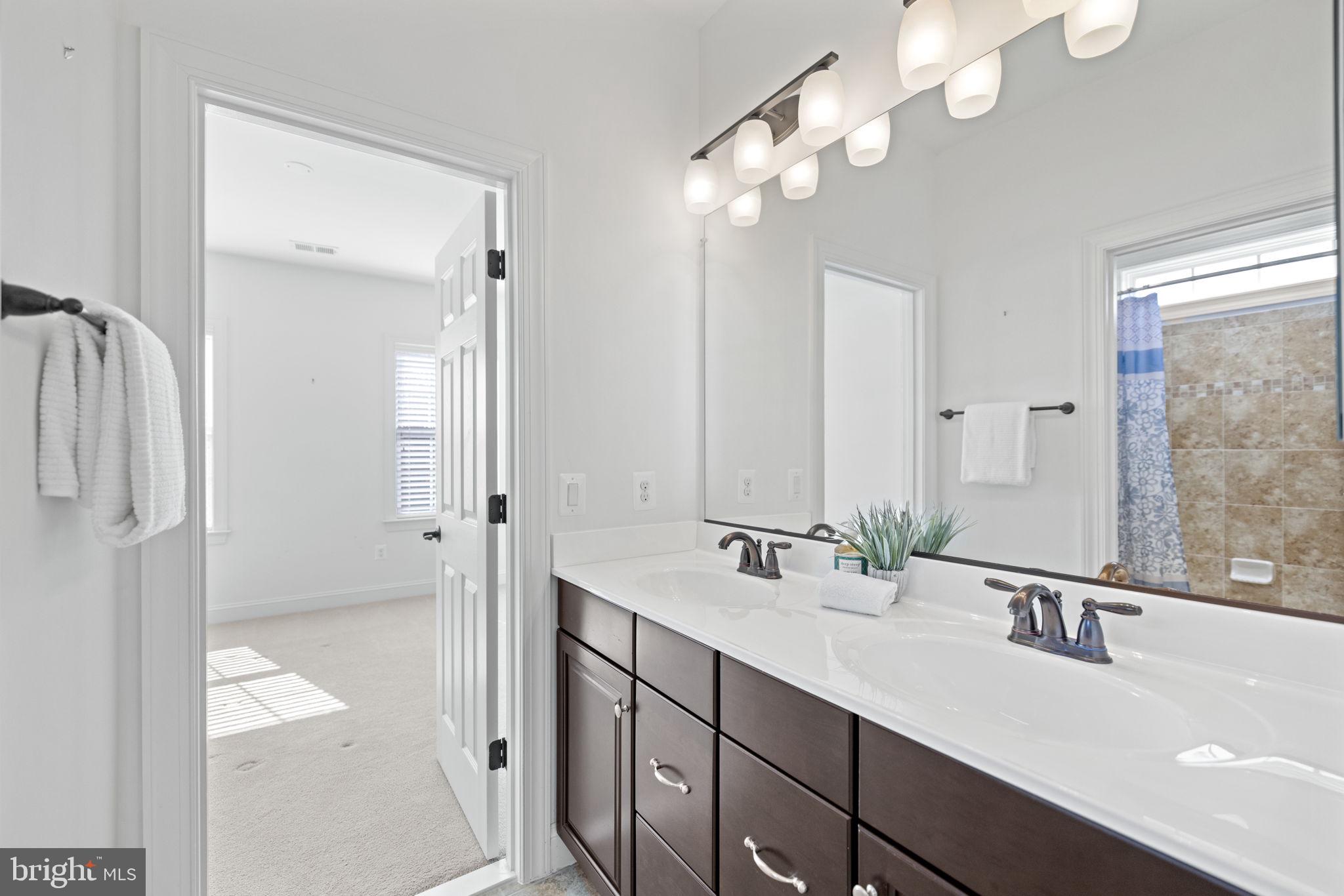 18006 Bliss Drive Poolesville, MD 20837 - Photo 36 of 62 Jack & Jill Bath