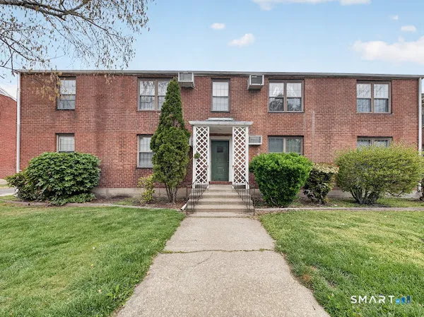 $259,000 | 49 Mencel Circle, Unit B, Bridgeport, CT 06610