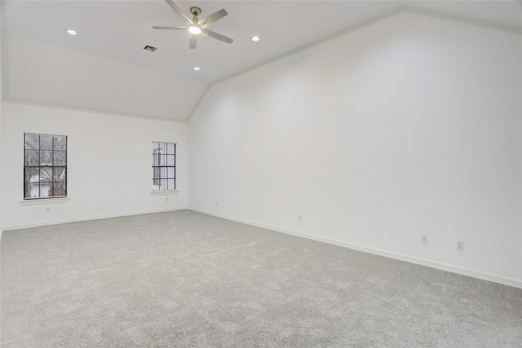 2004 Nantucket Drive, Unit C Houston, TX 77057 - Photo 24 of 40 Primary Bedroom