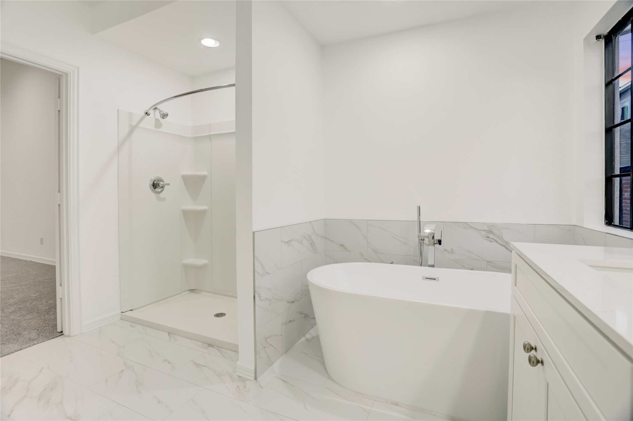 2004 Nantucket Drive, Unit C Houston, TX 77057 - Photo 29 of 40 Primary Bathroom