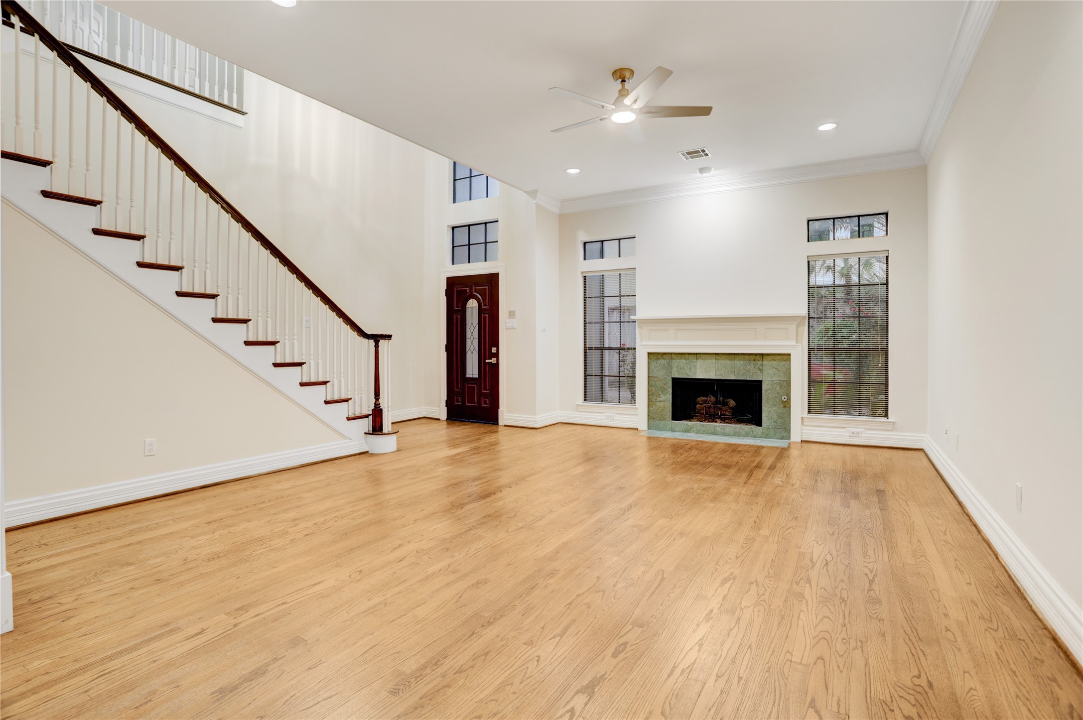 2004 Nantucket Drive, Unit C Houston, TX 77057 - Photo 8 of 40 View From The Dining Room To The Living Room