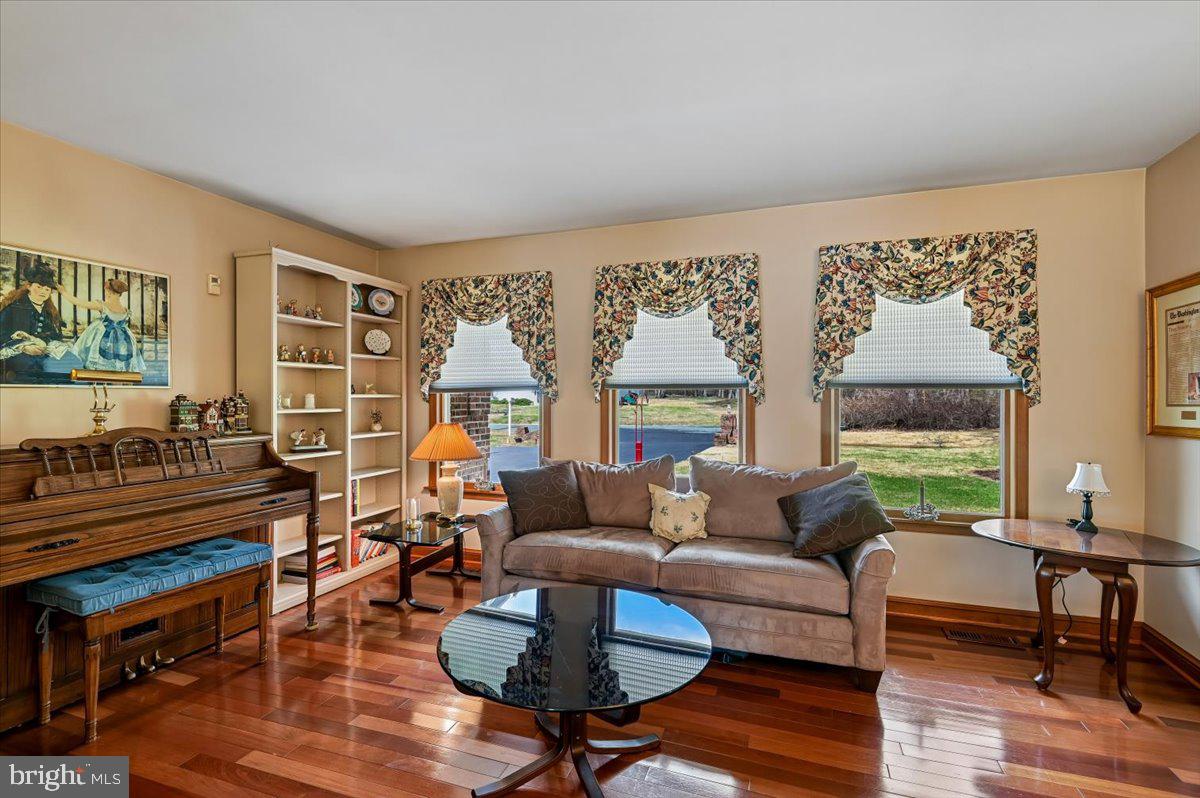 705 Marshall Manor Drive Silver Spring, MD 20905 - Photo 13 of 54