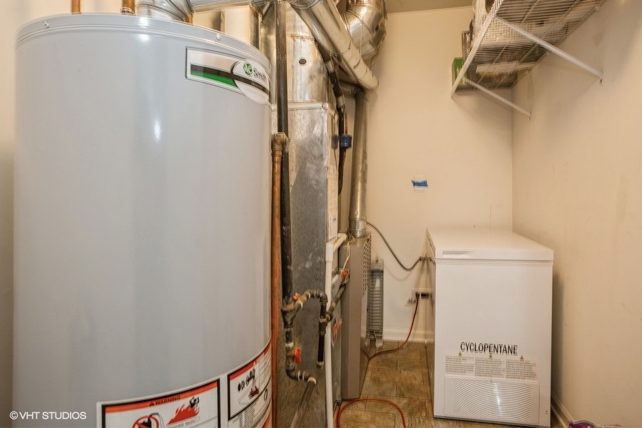 5426 Cloverdale Road Hanover Park, IL 60133 - Photo 19 of 22 a view of small space