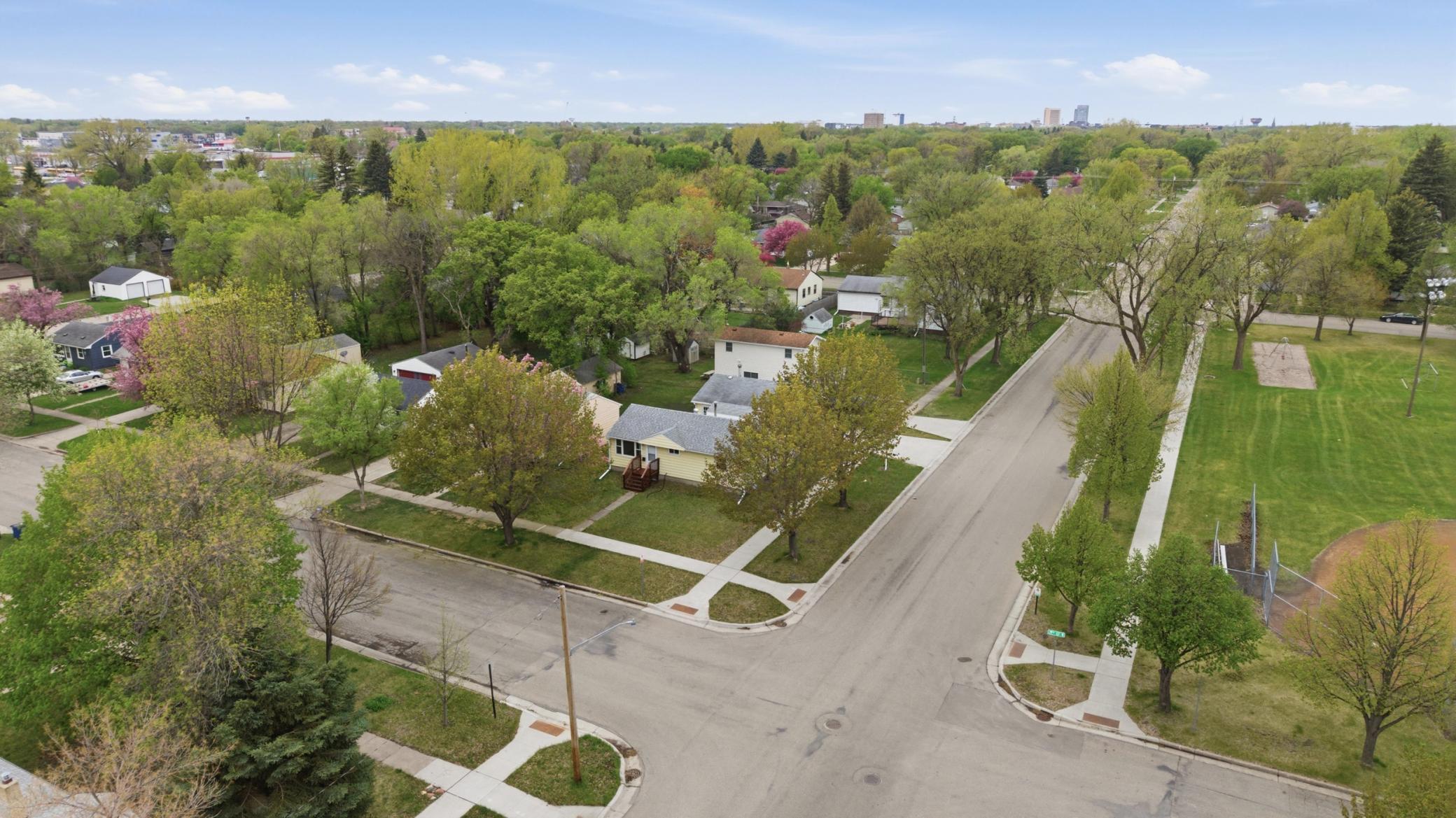 621 19th Street North Moorhead, MN 56560 - Photo 34 of 41