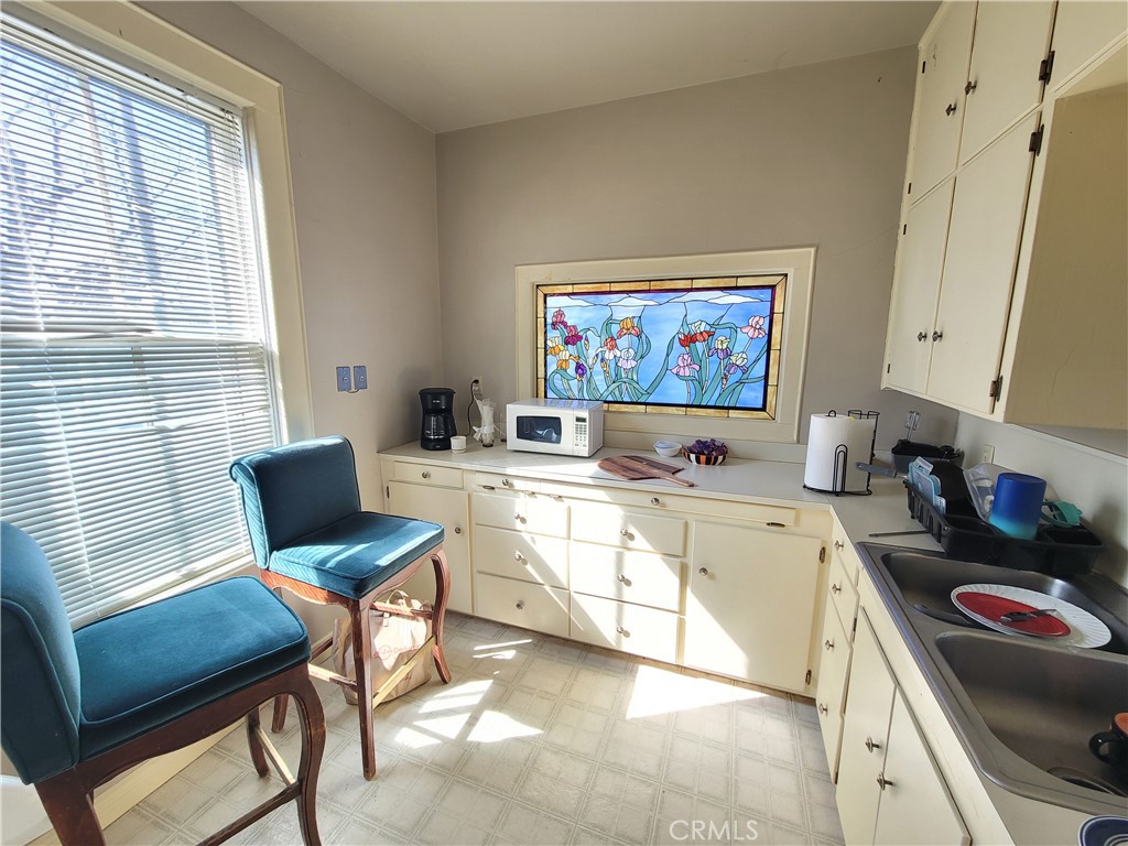 1313 Jackson Street Red Bluff, CA 96080 - Photo 16 of 52 Upstairs Kitchen