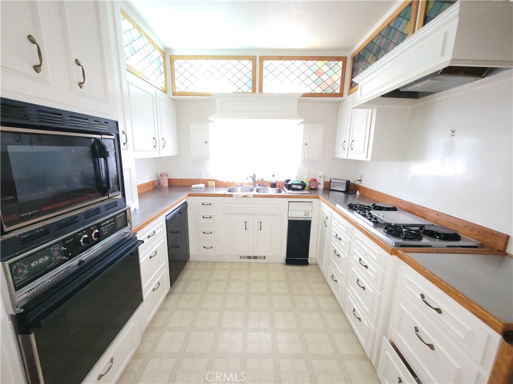 1313 Jackson Street Red Bluff, CA 96080 - Photo 50 of 52 Downstairs Kitchen