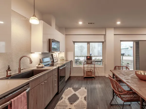 $2,100 | 4361 South Congress Avenue, Unit 124, Austin, TX 78745