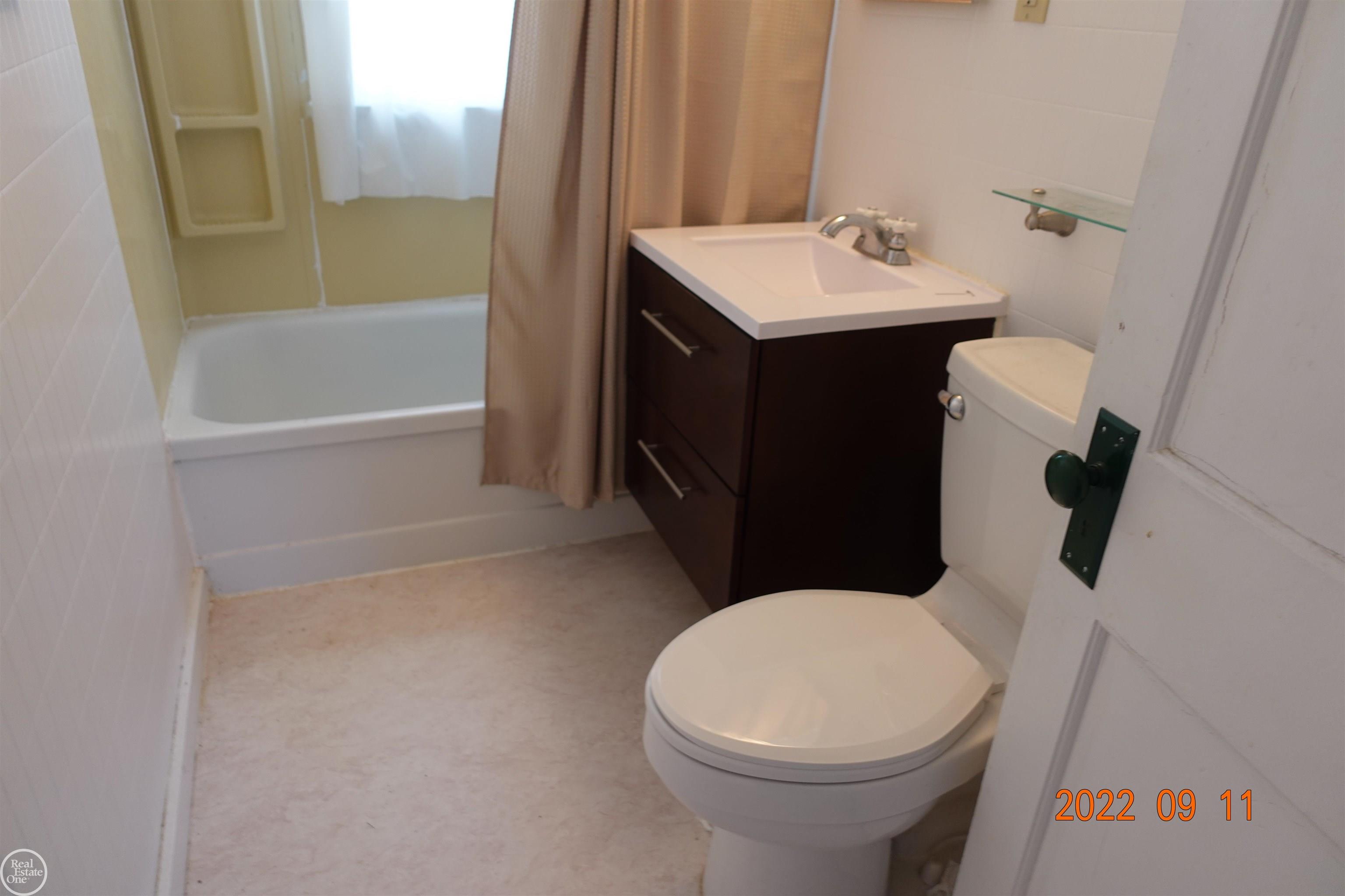 21603 Twelve Mile Road St. Clair Shores, MI 48081 - Photo 29 of 41