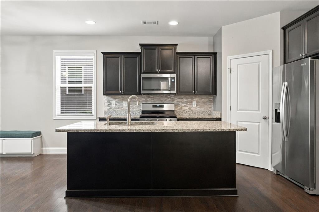 5433 Cascade Ridge Southwest Atlanta, GA 30336 - Photo 7 of 49 Gallery Image 7