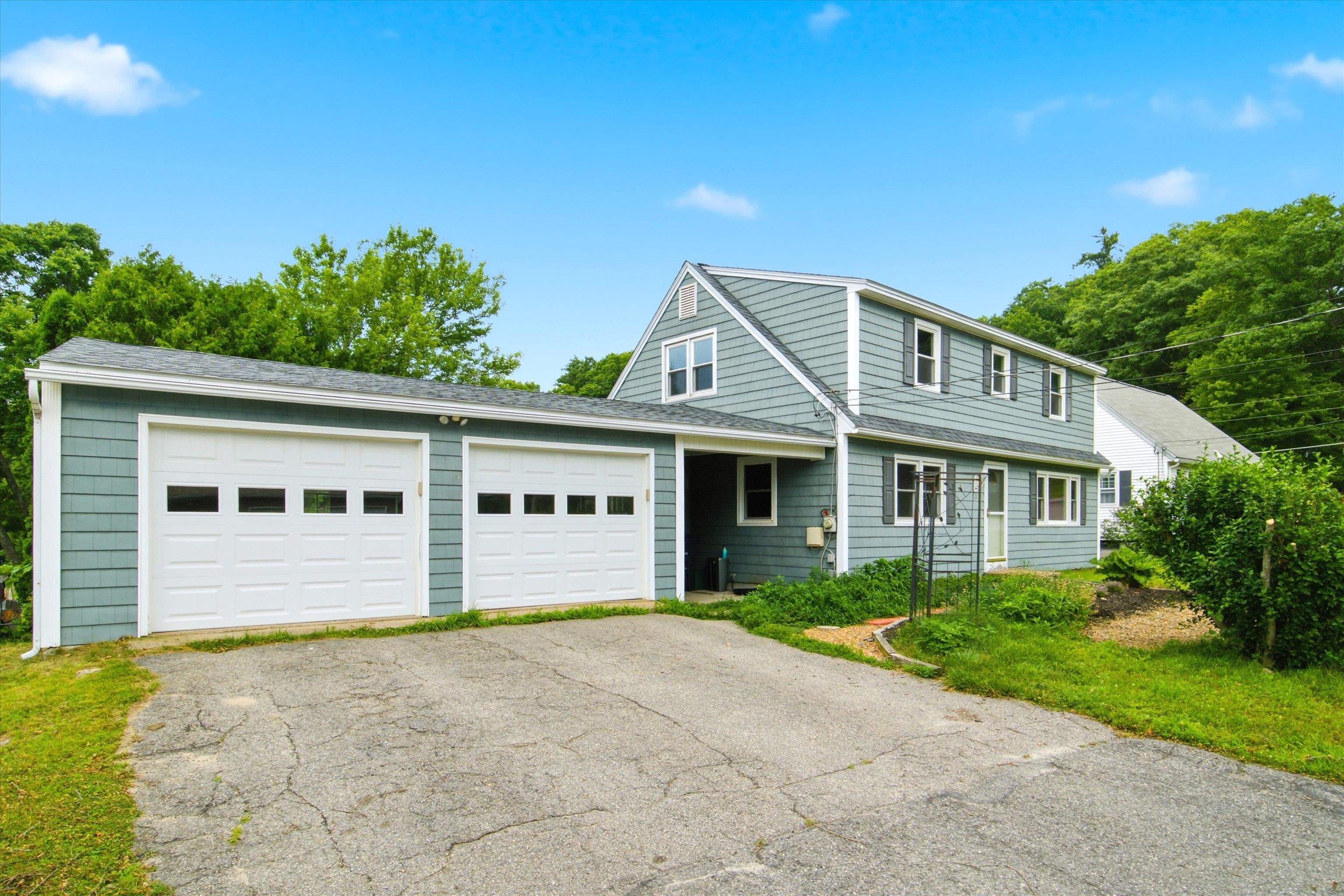 12 Bryant Road Nashua, NH 03062 - Photo 1 of 41