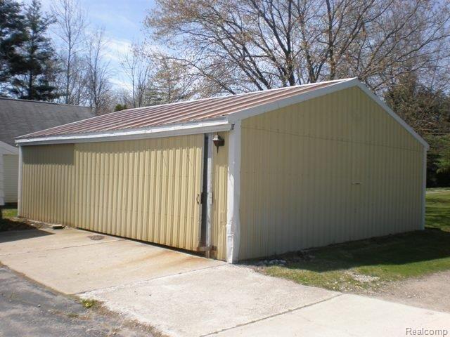 6021 Lakeshore Road Lexington, MI 48450 - Photo 4 of 7 P4220310.JPG