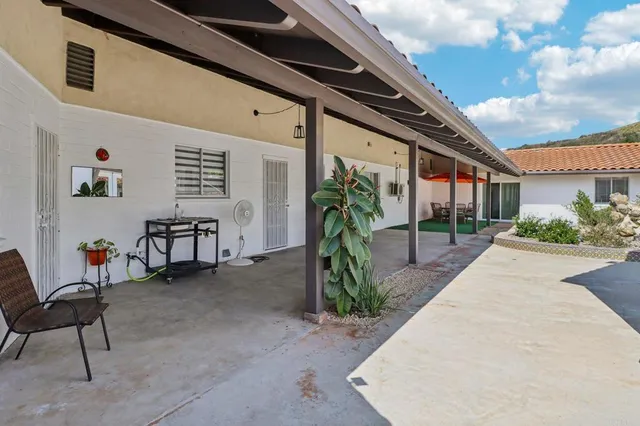 $1,799,000 | 2068 Camino Culebra, Vista, CA 92084