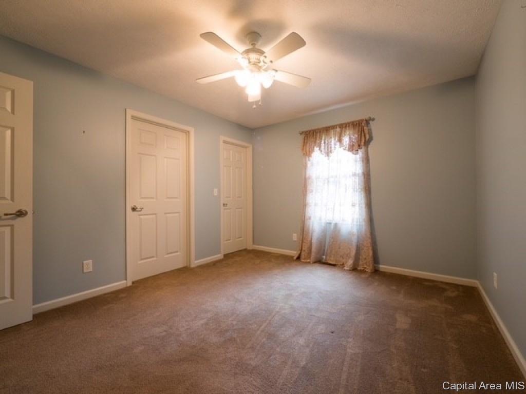 237 Circle Drive Springfield, IL 62703 - Photo 11 of 27