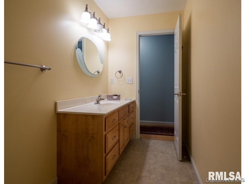 237 Circle Drive Springfield, IL 62703 - Photo 16 of 27