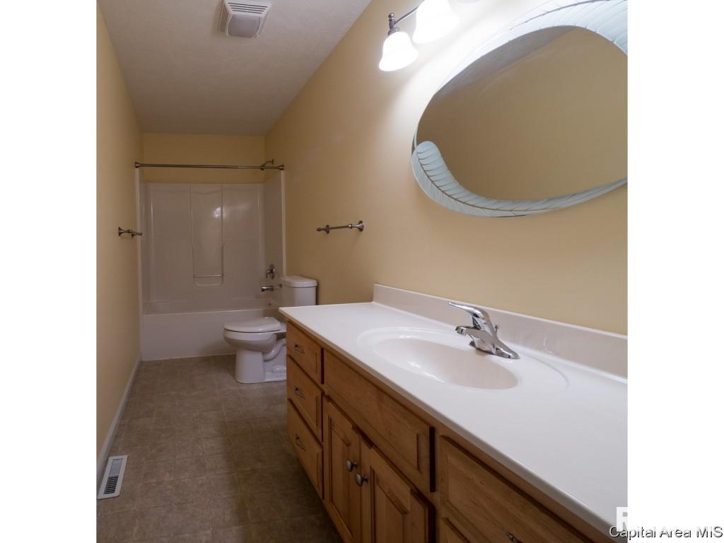 237 Circle Drive Springfield, IL 62703 - Photo 17 of 27