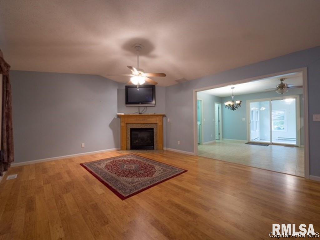 237 Circle Drive Springfield, IL 62703 - Photo 3 of 27