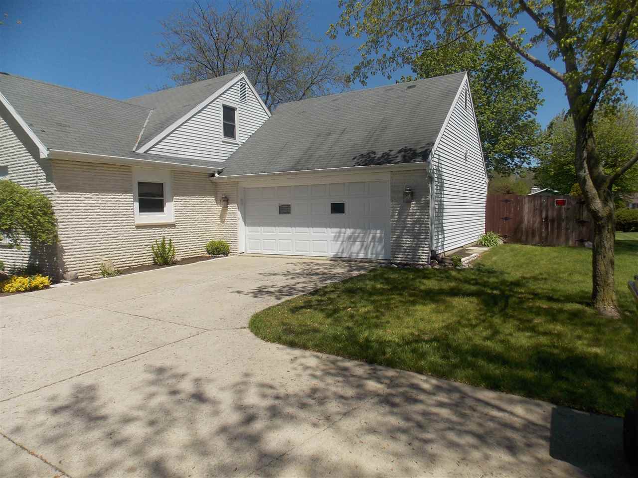 6611 Winchester Road Fort Wayne, IN 46819 - Photo 4 of 36