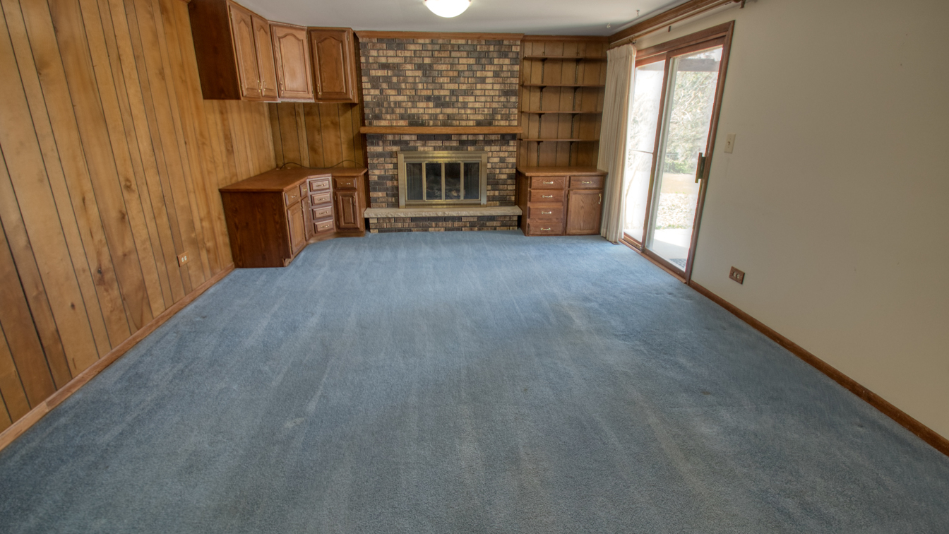 1200 Ridgeway Drive Elgin, IL 60123 - Photo 23 of 34 a view of an empty room with a window