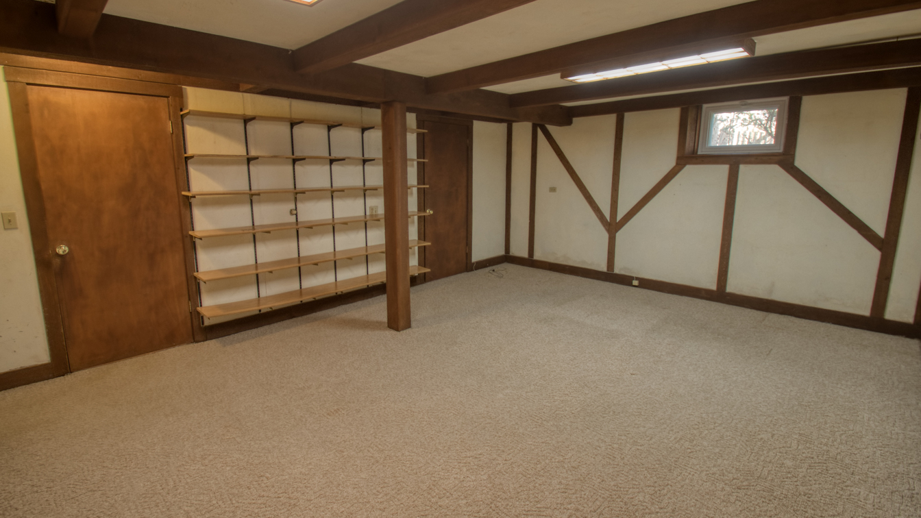 1200 Ridgeway Drive Elgin, IL 60123 - Photo 28 of 34 an empty room with windows