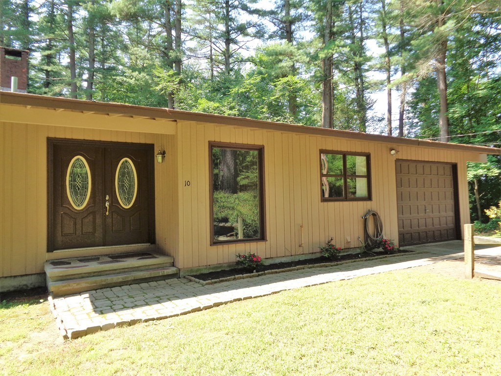 10 River Road Sturbridge, MA 01566 - Photo 26 of 29 a front view of a house