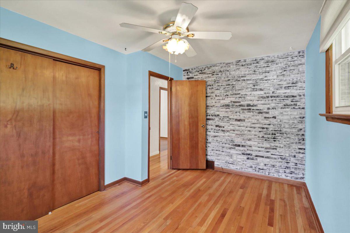 702 Frederick Street Reading, PA 19607 - Photo 15 of 47 Charming room with rustic accents.