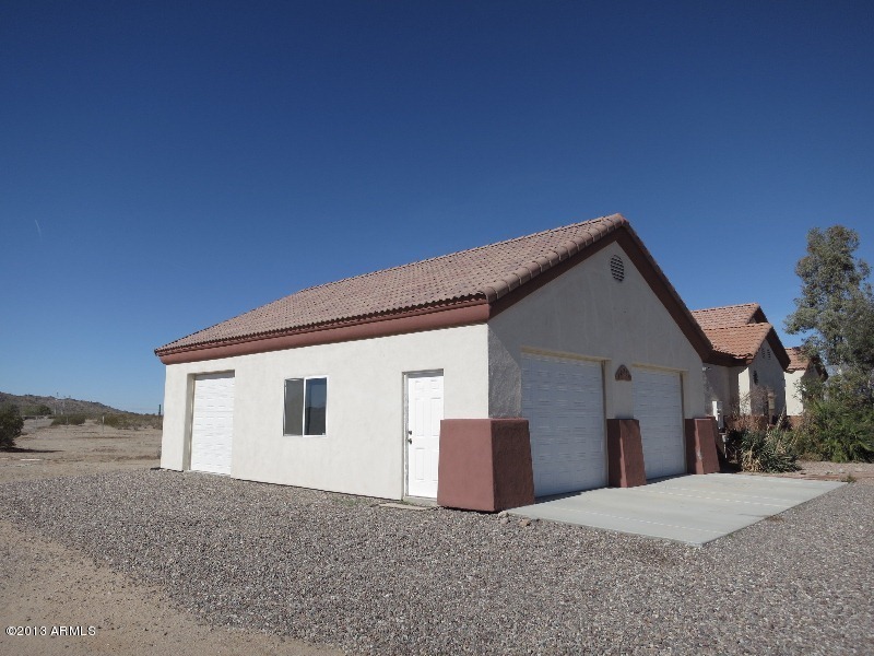 12234 North Table Top Road Maricopa, AZ 85139 - Photo 40 of 50 Garage exterior a