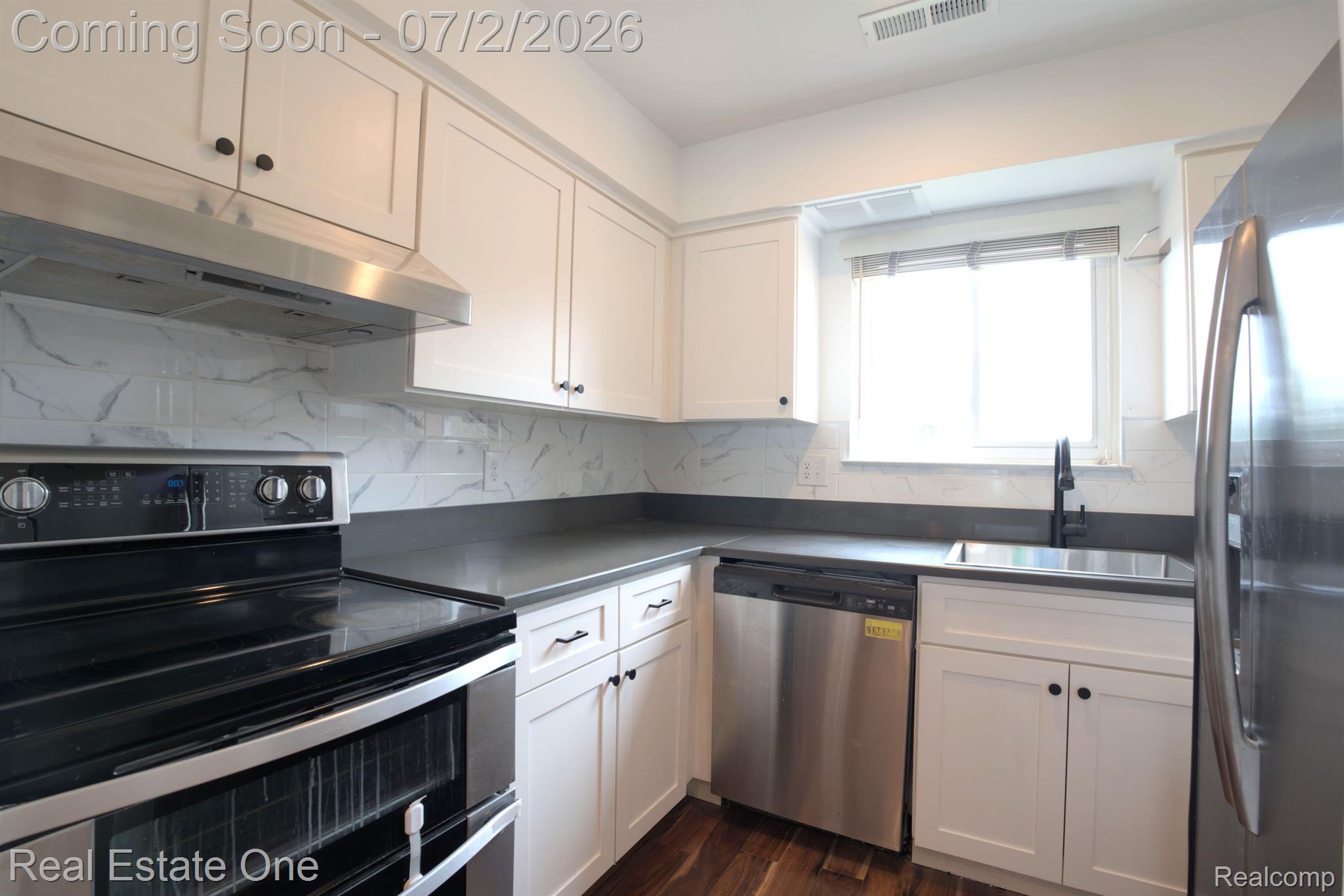 1944 Klingensmith Road, Unit 41 Bloomfield Hills, MI 48302 - Photo 9 of 25 Kitc