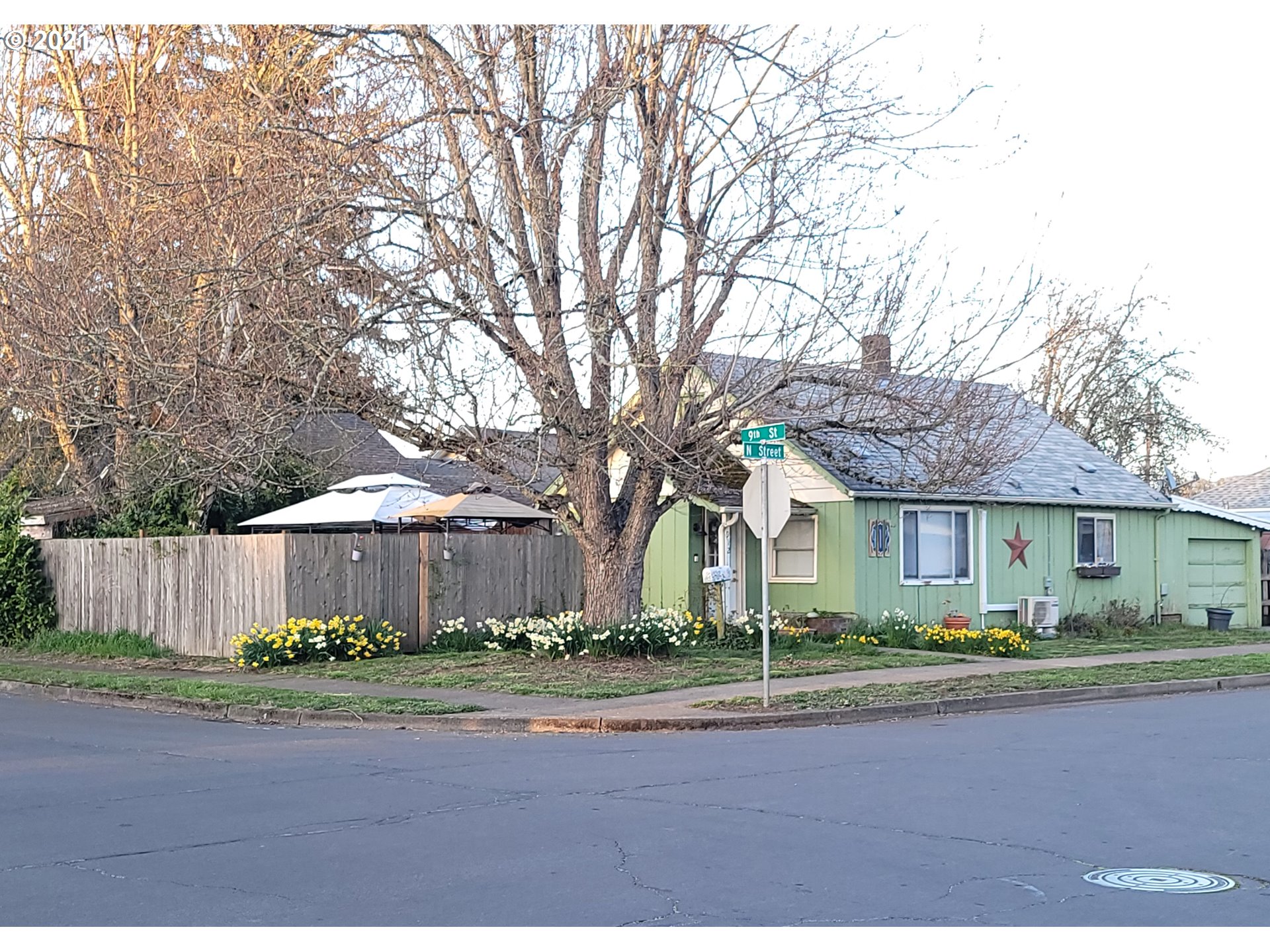 912 N Street Springfield, OR 97477 - Photo 2 of 24