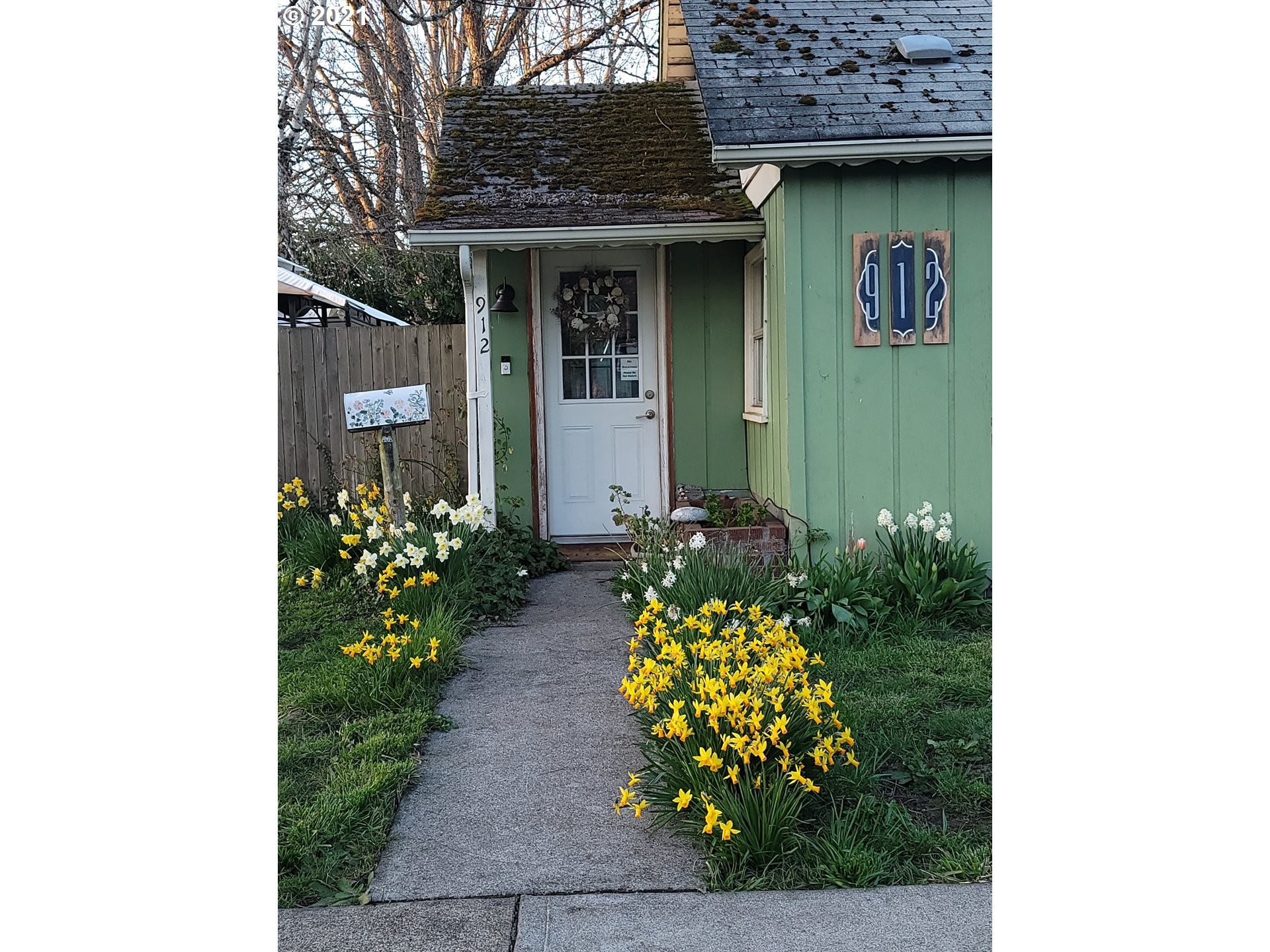 912 N Street Springfield, OR 97477 - Photo 4 of 24