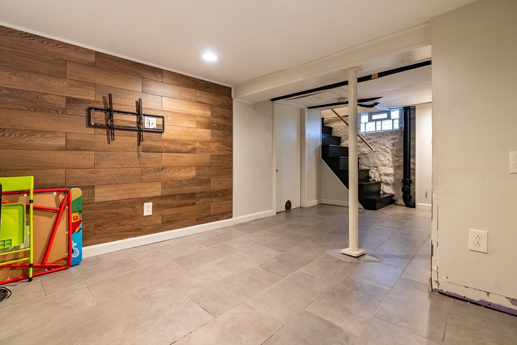 17 Middle Street Fairhaven, MA 02719 - Photo 13 of 18 an empty room with windows